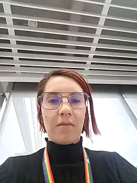 your red rose  online show from 28, 1, 2025