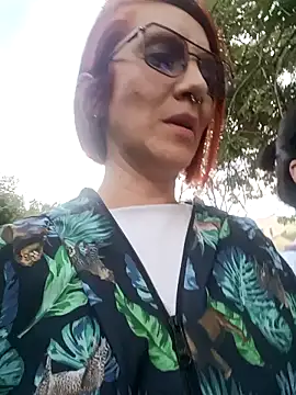 your red rose  online show from 31, 1, 2025