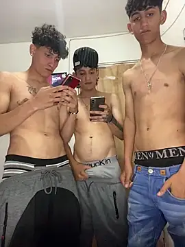 LatinBoysxxx online show from 23, 1, 2025