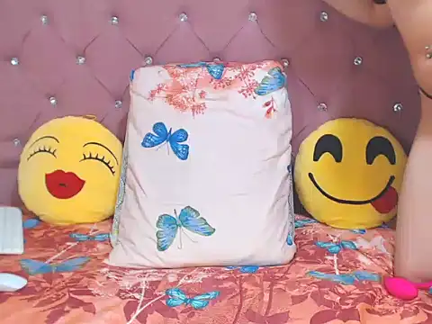 Snapshot of sharonbrown28 chatting on 8, 11, 2025 sharonbrown28 online show from 8, 11, 2025