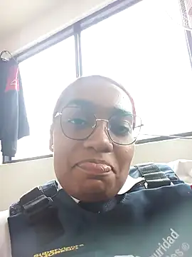 Snapshot of Cinnamon-Skin chatting on 3, 1, 2025 Cinnamon-Skin online show from 3, 1, 2025