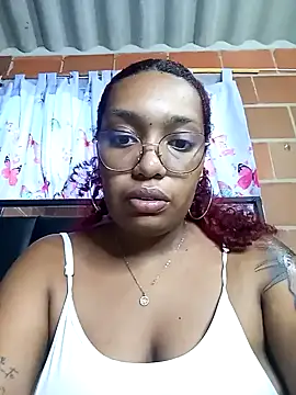 Snapshot of Cinnamon-Skin chatting on 15, 1, 2025 Cinnamon-Skin online show from 15, 1, 2025