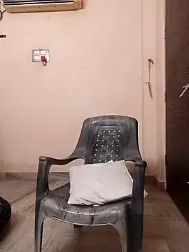 Snapshot of sneha_telugu_girl chatting on 4, 3, 2025 sneha telugu girl online show from 4, 3, 2025