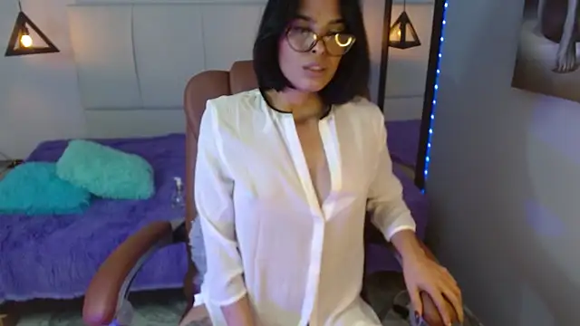 AlessiaVal  online show from 13, 2, 2025