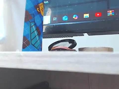 emassquirt28 online show from 29, 10, 2025