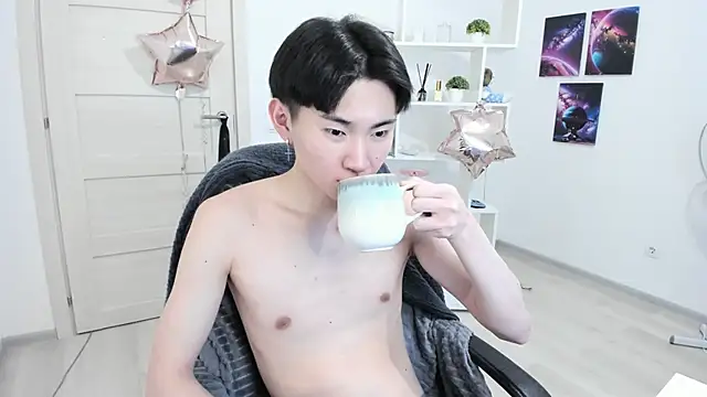 Miram Yu online show from 28, 2, 2025