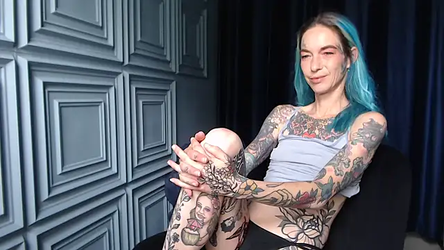 Snapshot of RavenryderUK chatting on 18, 6, 2026 RavenryderUK online show from 18, 6, 2026