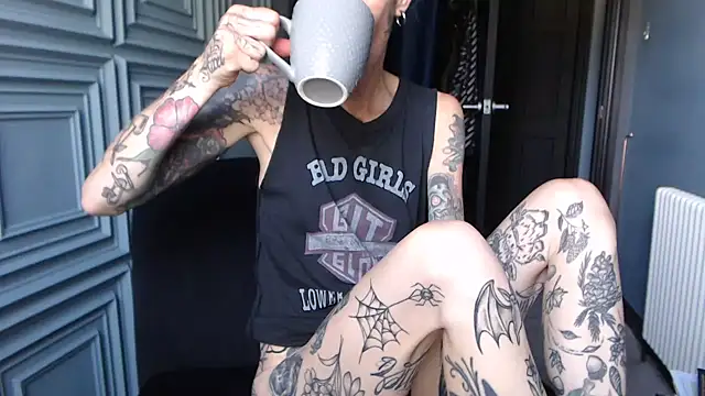 Snapshot of RavenryderUK chatting on 25, 6, 2026 RavenryderUK online show from 25, 6, 2026