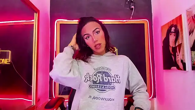 Isabella stanford2 online show from 18, 10, 2025