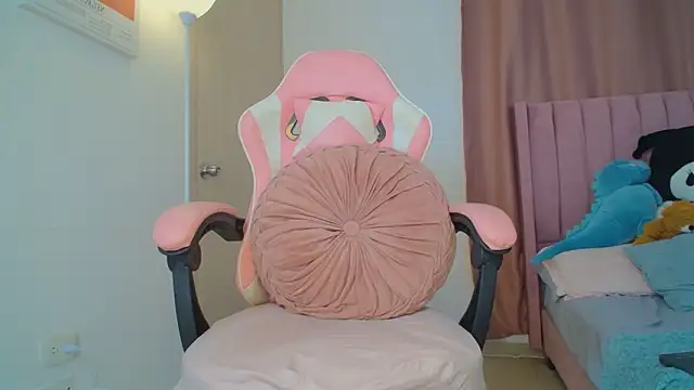 Snapshot of emmily_forev3r chatting on 31, 1, 2026 emmily forev3r online show from 31, 1, 2026