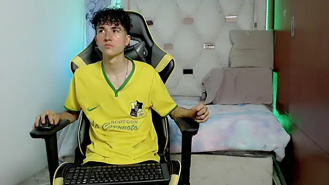 johnny cagee online show from 20, 10, 2025