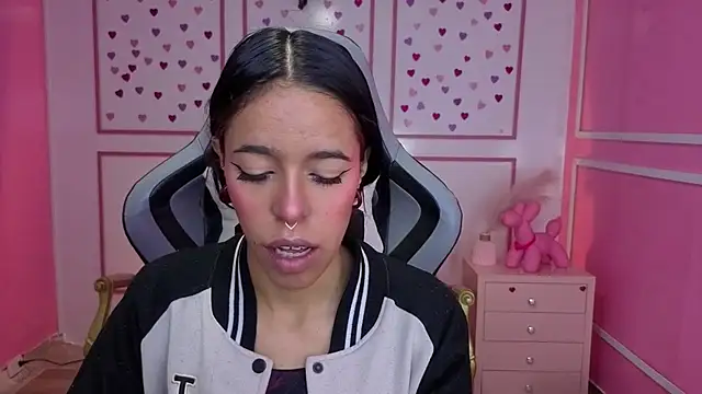 stephania t online show from 12, 11, 2025