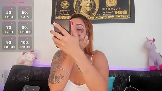 Alba Grey online show from 6, 10, 2025