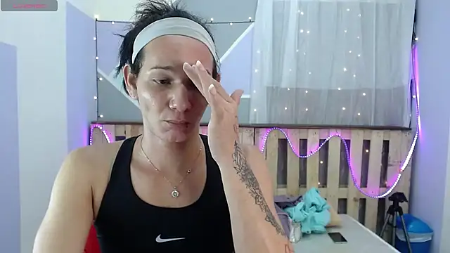 Snapshot of Michellcockxxx chatting on 6, 2, 2025 Michellcockxxx online show from 6, 2, 2025