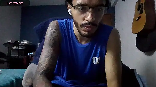 Snapshot of Donstark6669 chatting on 12, 9, 2025 Donstark6669 online show from 12, 9, 2025