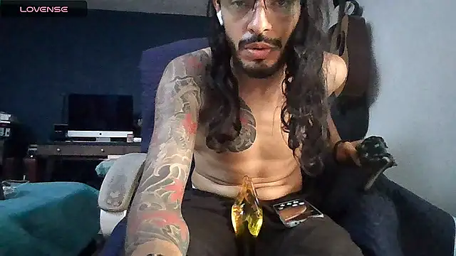 Snapshot of Donstark6669 chatting on 28, 10, 2025 Donstark6669 online show from 28, 10, 2025