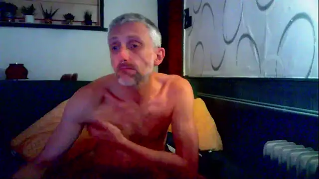 Snapshot of unclestefansdick chatting on 15, 9, 2025 unclestefansdick online show from 15, 9, 2025