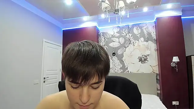 EmiliaYours online show from 22, 12, 2025