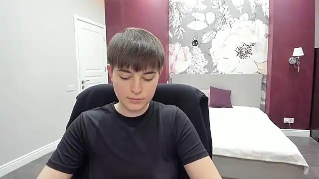 EmiliaYours online show from 13, 1, 2026