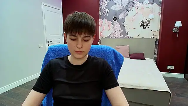 EmiliaYours online show from 24, 3, 2026