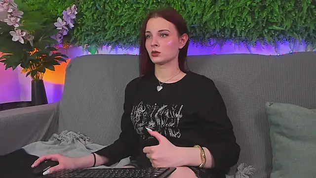 AprilAvery online show from 20, 3, 2025