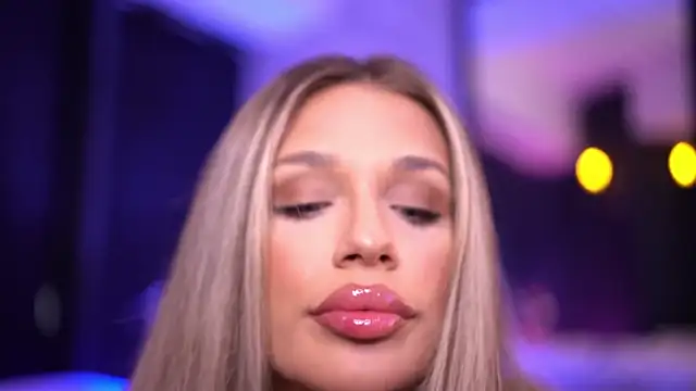 Candy Ivy online show from 8, 3, 2025