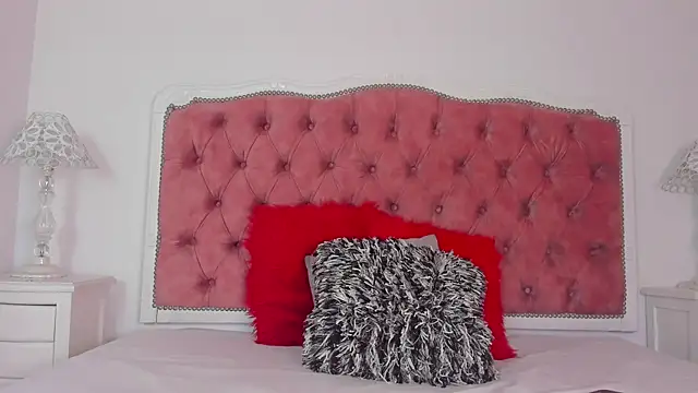 Snapshot of amberlitle chatting on 4, 10, 2025 amberlitle online show from 4, 10, 2025