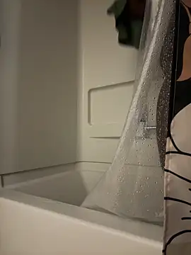 choclatepeaach online show from 18, 3, 2026