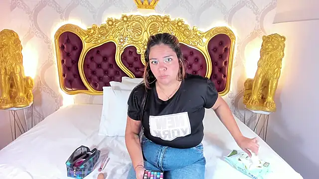 KendralHolson online show from 29, 10, 2025