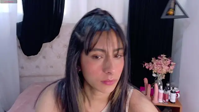 Snapshot of Alyssa_jones chatting on 5, 2, 2026 Alyssa jones online show from 5, 2, 2026