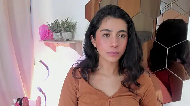 Snapshot of Alyssa_jones chatting on 24, 2, 2026 Alyssa jones online show from 24, 2, 2026