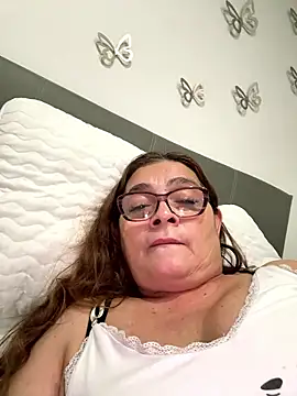 Snapshot of AntonellaAlondra4 chatting on 12, 1, 2026 AntonellaAlondra4 online show from 12, 1, 2026