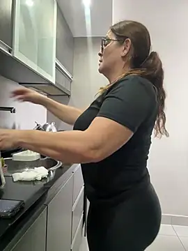 Snapshot of AntonellaAlondra4 chatting on 17, 1, 2026 AntonellaAlondra4 online show from 17, 1, 2026