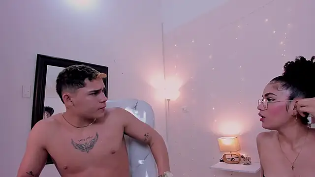 Snapshot of saraandstiven chatting on 6, 2, 2025 saraandstiven online show from 6, 2, 2025