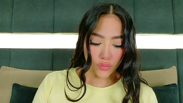 Snapshot of nicolle_pierce chatting on 8, 11, 2025 nicolle pierce online show from 8, 11, 2025