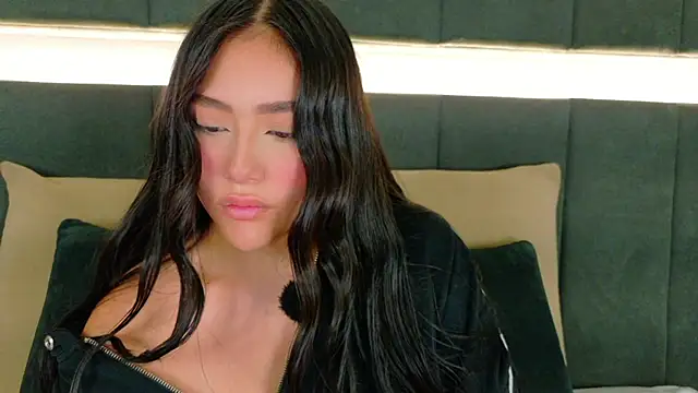 Snapshot of nicolle_pierce chatting on 10, 11, 2025 nicolle pierce online show from 10, 11, 2025