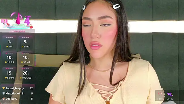 Snapshot of nicolle_pierce chatting on 12, 11, 2025 nicolle pierce online show from 12, 11, 2025