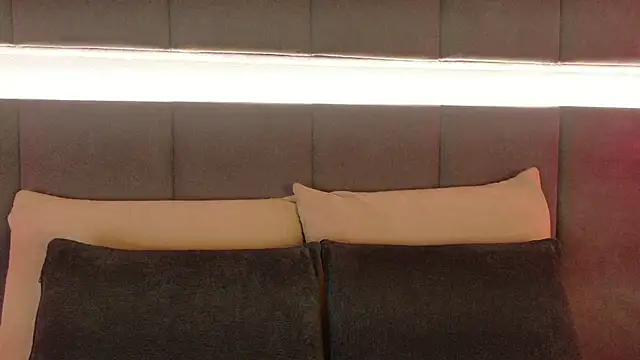 Snapshot of nicolle_pierce chatting on 24, 11, 2025 nicolle pierce online show from 24, 11, 2025