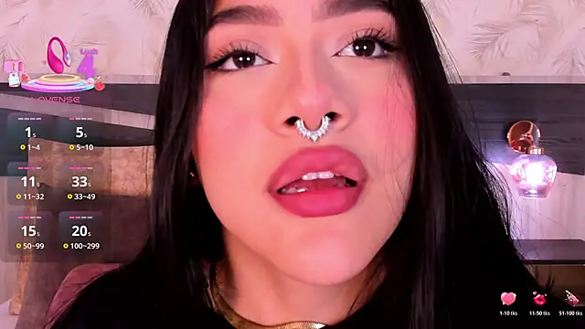 Snapshot of nicolle_pierce chatting on 3, 12, 2025 nicolle pierce online show from 3, 12, 2025