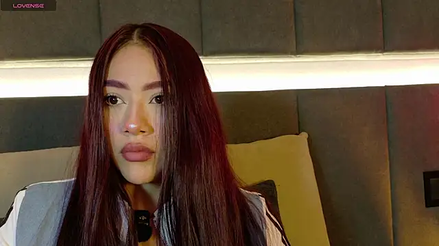 nicolle pierce online show from 12, 4, 2026