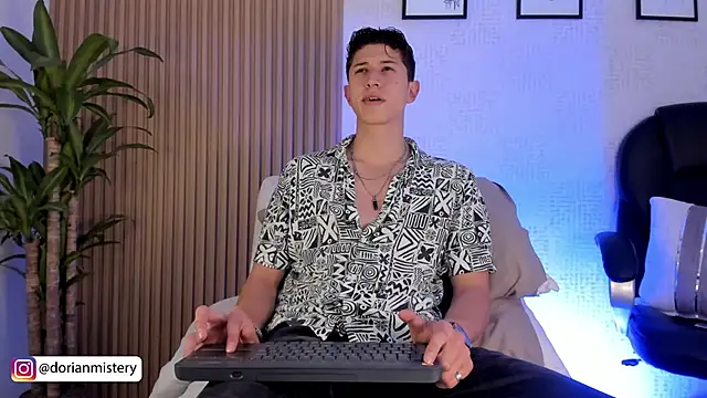 Dorianmistery2322  online show from 15, 9, 2025