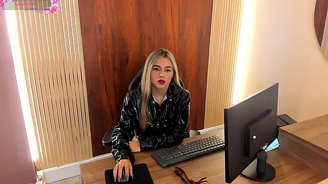 Snapshot of miacarperr1 chatting on 29, 1, 2025 miacarperr1 online show from 29, 1, 2025