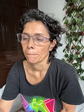 MireyaTorresGu online show from 26, 11, 2025