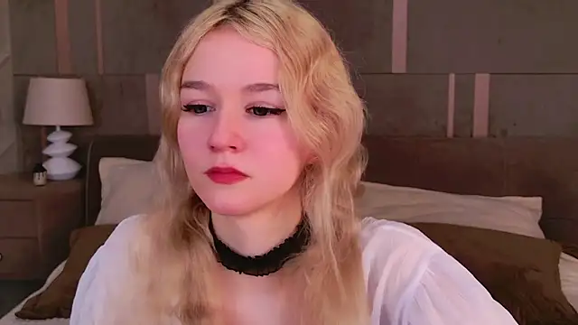 Snapshot of NaomiLoys chatting on 7, 3, 2025 NaomiLoys online show from 7, 3, 2025