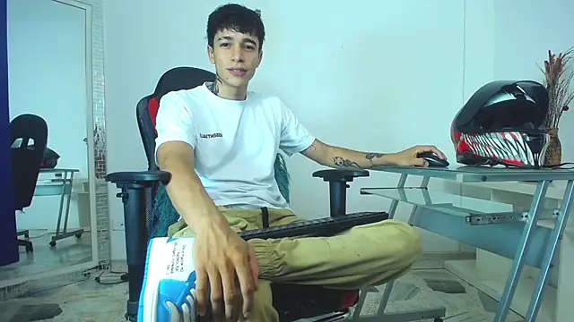 Zacktk7 online show from 6, 1, 2025