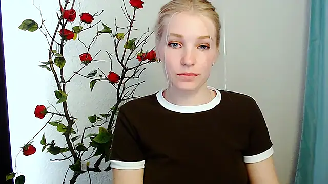 Snapshot of Queen_ofLove chatting on 29, 4, 2026 Queen ofLove online show from 29, 4, 2026