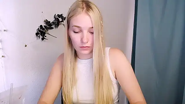 Snapshot of Queen_ofLove chatting on 2, 6, 2026 Queen ofLove online show from 2, 6, 2026