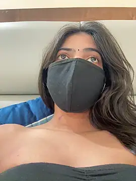 Lunaxx001 online show from 1, 4, 2026