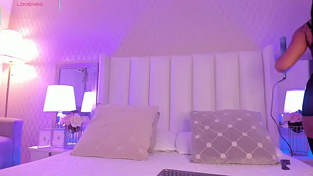 SophiaSmiiths  online show from 7, 11, 2025