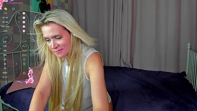 Luna  Lewis online show from 21, 3, 2025